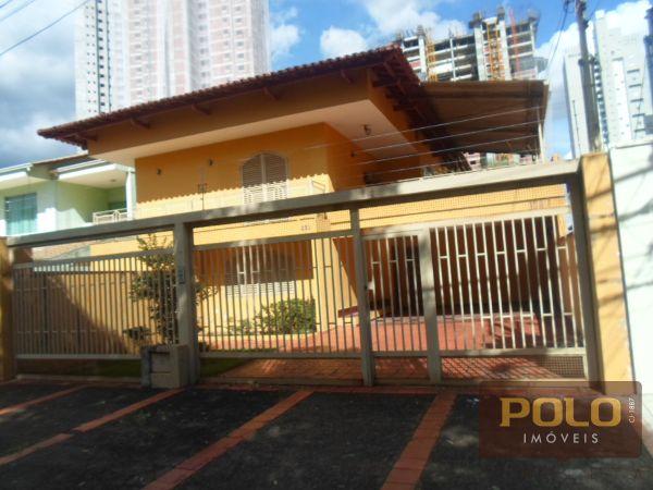 Casa sobrado com 3 quartos - Bairro Setor Marista em Goiânia