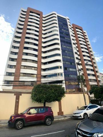 Apartamento no Guararapes - 192m² - 3 Suítes - 3 Vagas (AP0620) - Foto 3