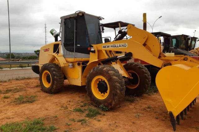 W130 New Holland - 08/08