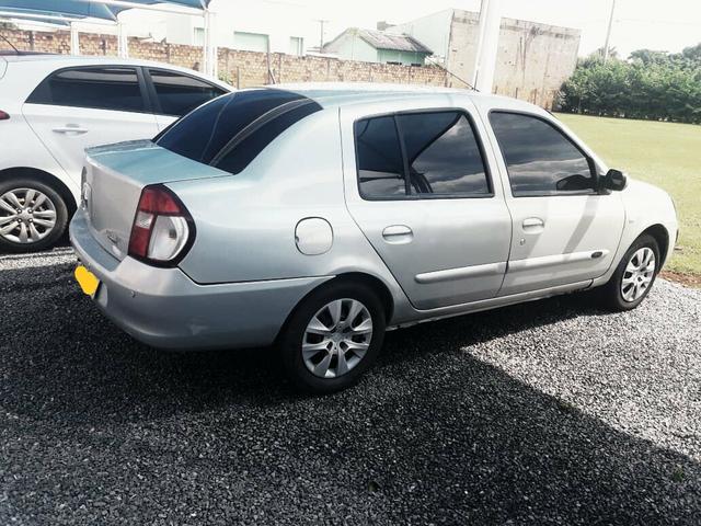 Clio Sedan 1.6 16v - Foto 2
