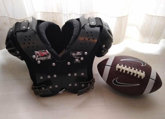 Colete Shoulder + bola Nike futebol Americano