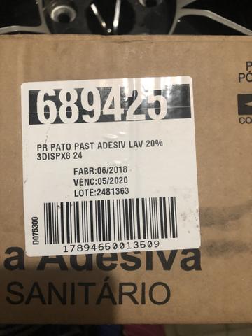 Desodorizador Sanitário Pastilha Adesiva Pato Lavanda Caixa Com 3 Unidades - Foto 3