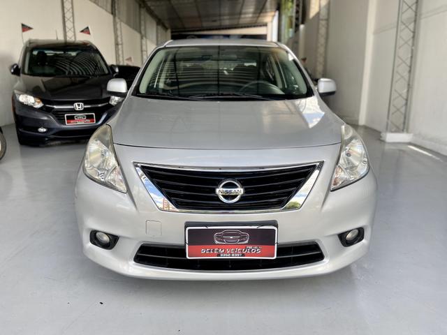 '4.000 de entrada' Nissan Versa SL 1.6 - Foto 2