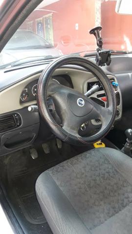Vendo ou troco fiat strada ano 2007 flex 1,4 - Foto 5