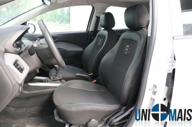 Onix Lt 2019 Completo Impecavel Baixa kilometragem Apenas 38.900 Financia/Troca 43C - Foto 14