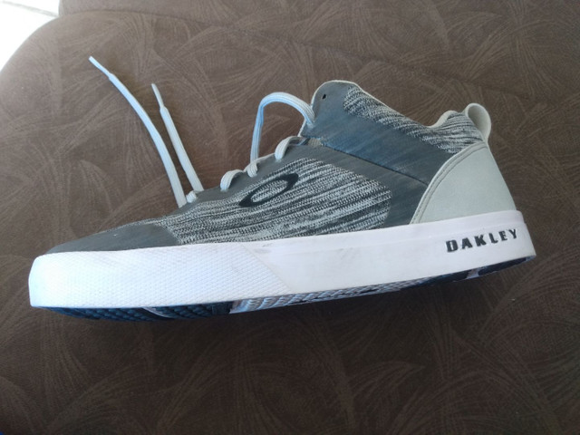 sapato da oakley