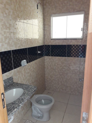 CASA COM ENTRADA FACILITADA NO VILLAGE GARAVELO. - Foto 5