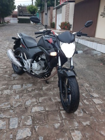 CB 300 SEMINOVO