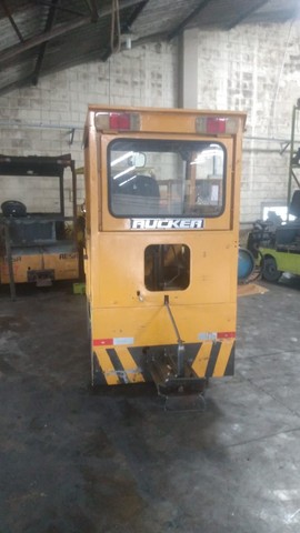 Rebocador à Combustão GLP marca Rucker modelo TM1350G, capacidade 12.000Kg - Foto 4