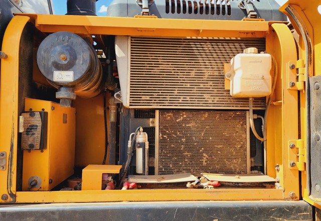 ESCAVADEIRA HIDRÁULICA  (HYUNDAI 160LC-7) - Foto 6