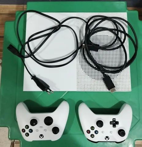 Xbox One S 1TB usado em perfeito estado