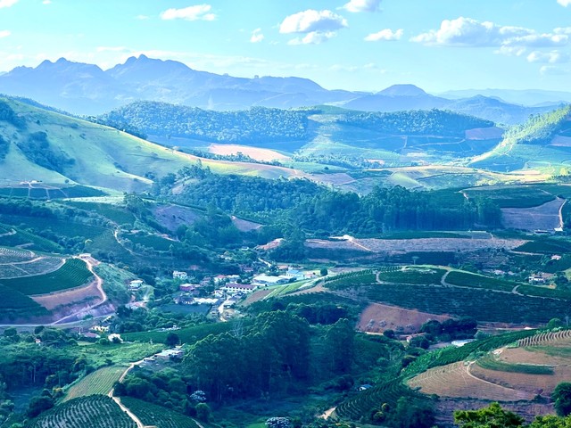 **IMPERDIVEL-CHACARA VALE DOS VINHEDOS EM SANTA TERESA** - Foto 8