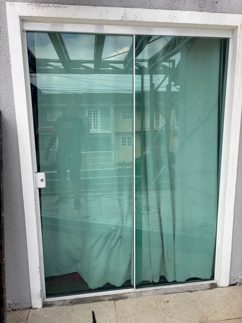 Porta de Vidro para Área Externa 1,50 cm largura x 2,10 cm altura  - Foto 3