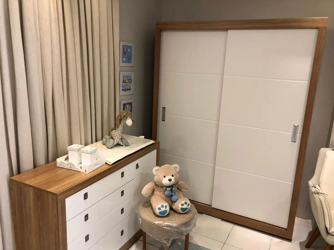 Berço Cômoda Multifuncional Com Anti Refluxo Coleção Sol e Mar - Foto 2