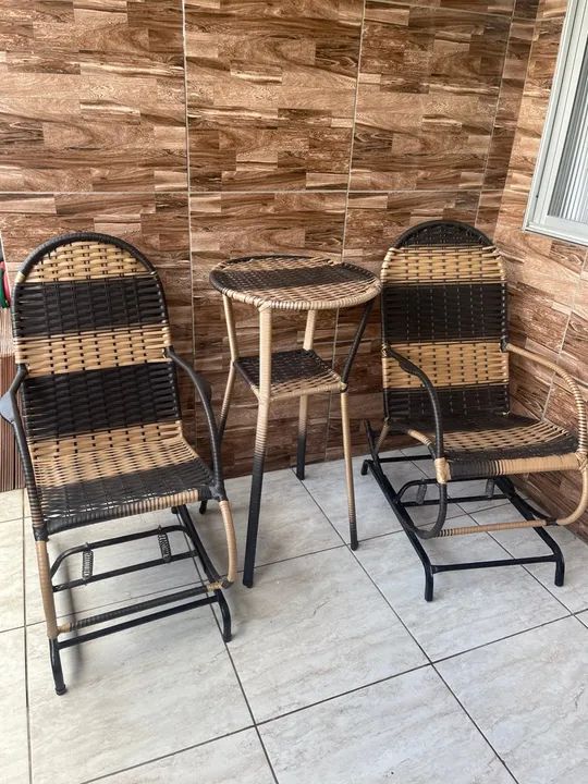 Rocking chair with iron base + table.