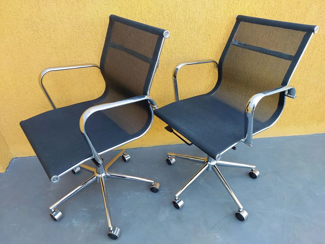 Cadeira escritorio cromada  - Foto 3