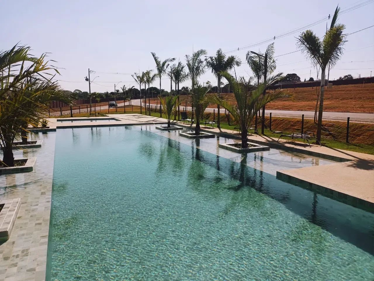 ÁGIO LOTE CONDOMÍNIO FECHADO JARDINS SEVILHA PRÓX AV RIO JD MÔNACO LAZER COMPLETO ALTO PAD - Foto 10