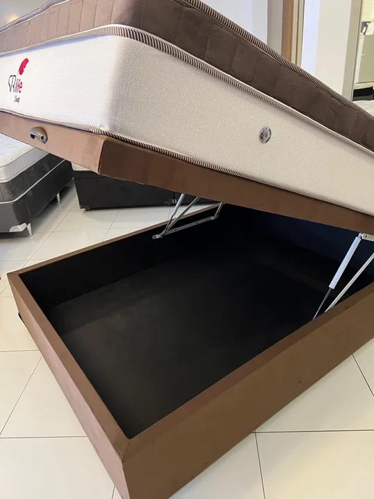 Cama de Casal Nova com Base Baú