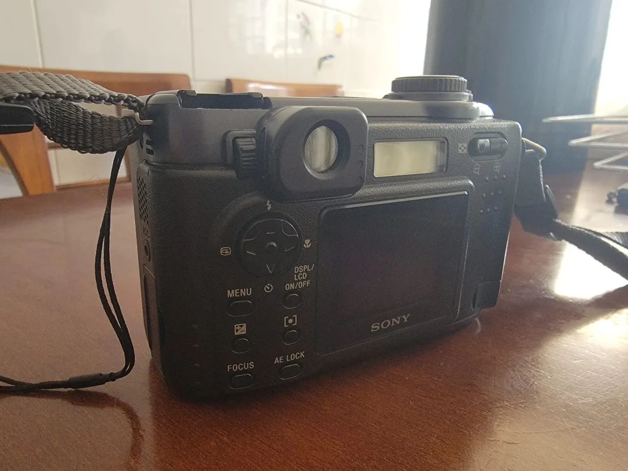 Câmera Sony Cyber-shot DSC S85 - Foto 5