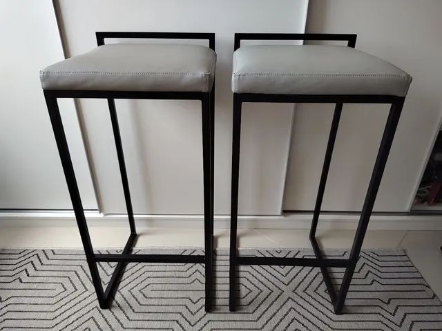 2 banquetas em metal preto e cinza em linho - Foto 2