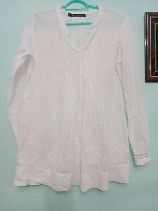 Roupas brancas blusas  P  - feminina 