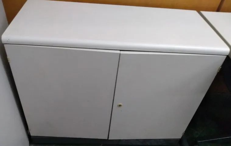 Armário Baixo com 2 divisórias Material em Arvoplac e base em Metal - Foto 3