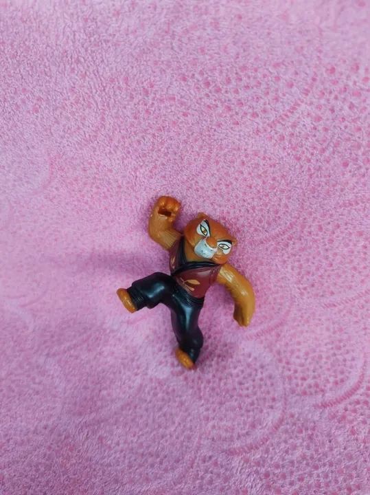 Boneco mestre tigresa - kung fu.