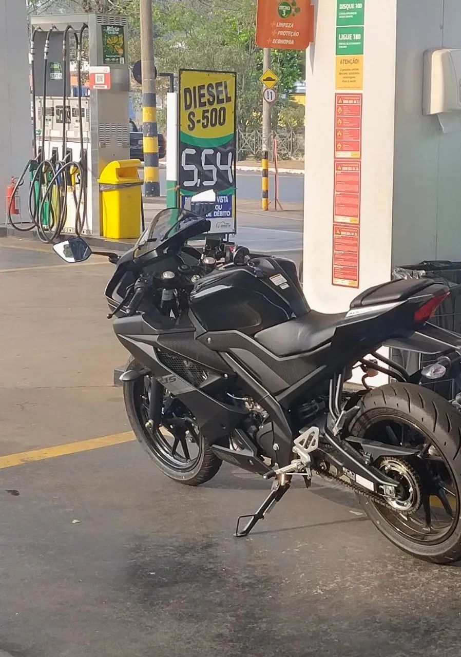 Yamaha R15 2024 Preta - 11.800 km - Moto Impecável!<br> - Foto 5