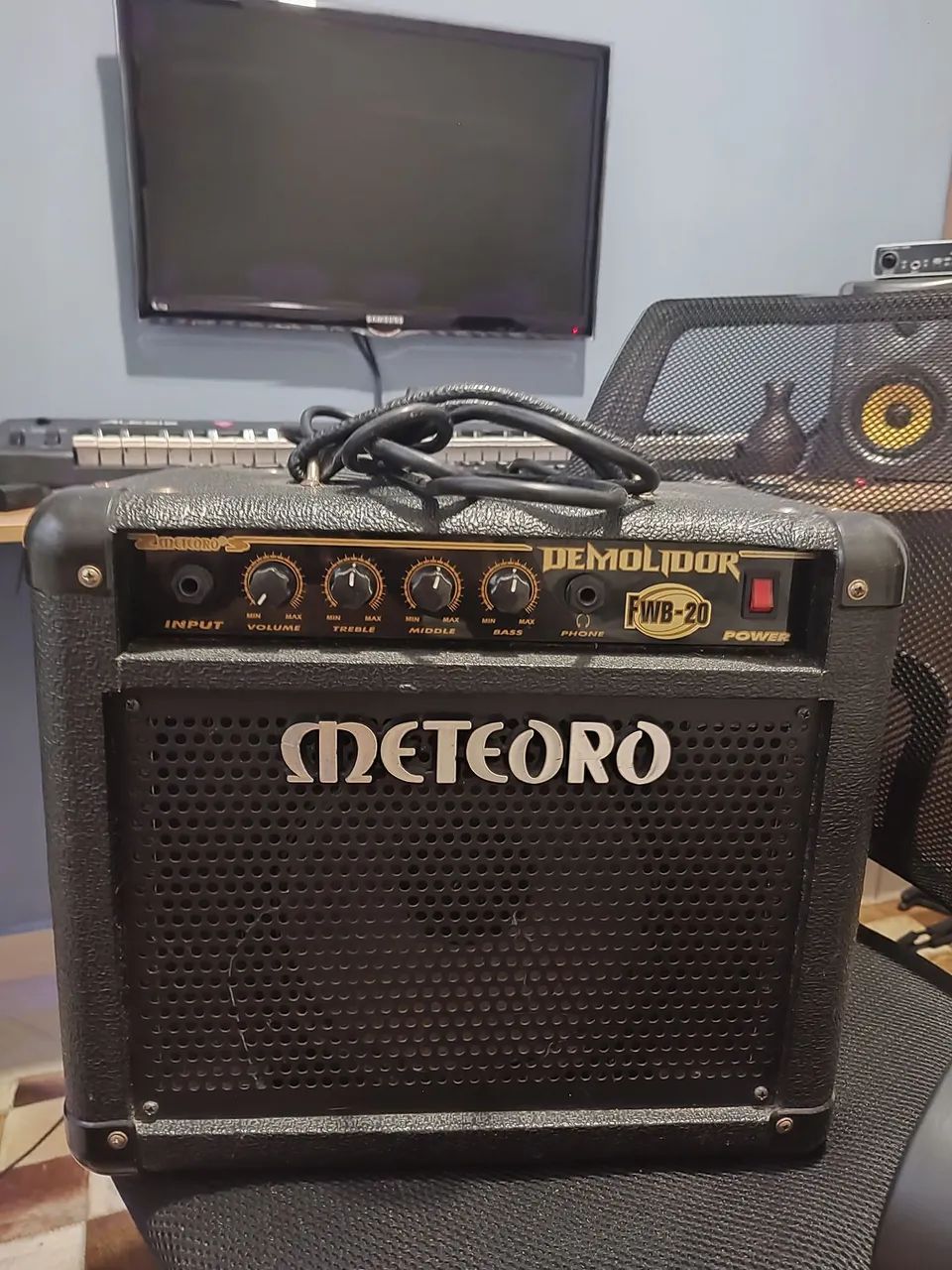 Amplificador Meteoro Demolidor FWB-20