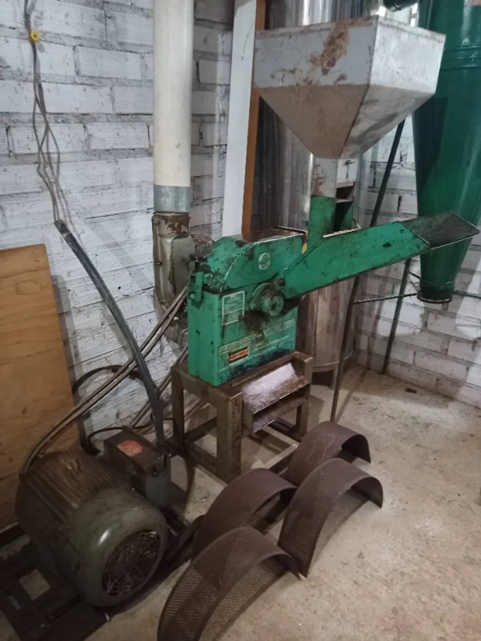 Forrageira nogueira DPM2 em excelente estado (triturador, moedor)