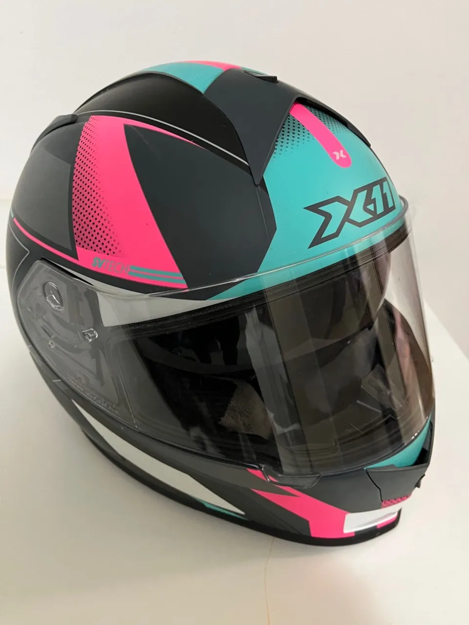 Capacete X11 com Design Moderno e Seguro