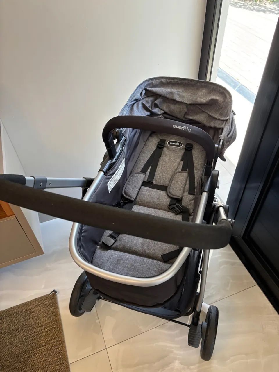 CARRINHO DE BEBÊ COM CADEIRA PARA CARRO SAFEMAX EVENFLO PIVOT XPAND, CINZA - Foto 3