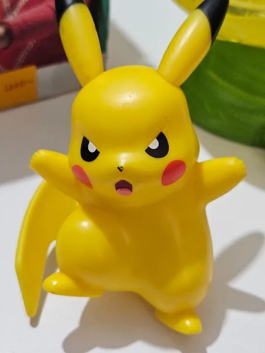 Boneco Pikachu Coleção Mcdonald's com caixa do mclanche Feliz - Foto 5