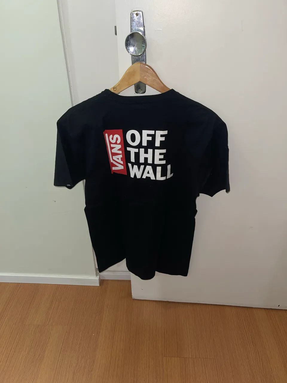 Camiseta Van Off The Wall Preta - Foto 2
