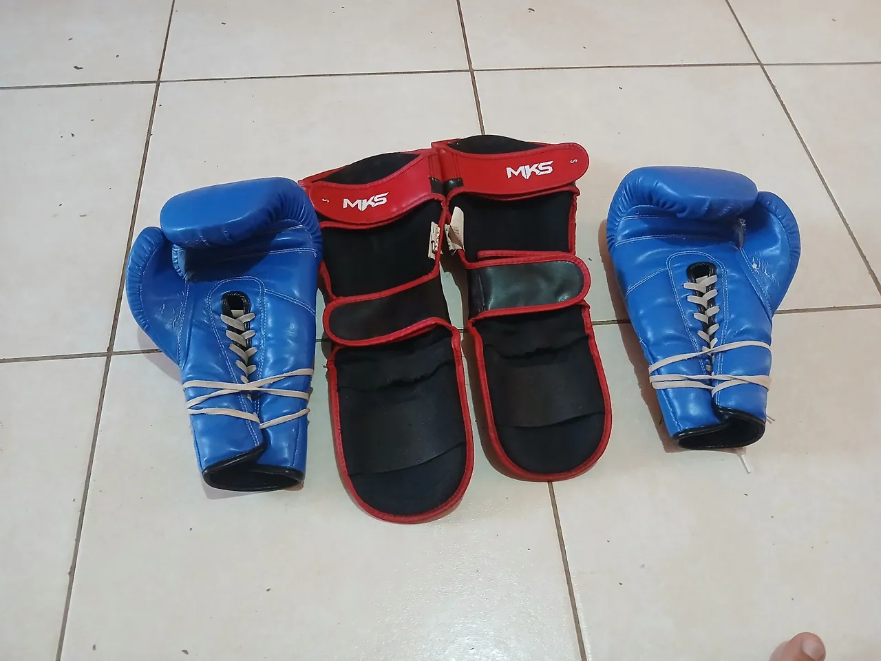 Luvas de Boxe e Caneleiras MKS