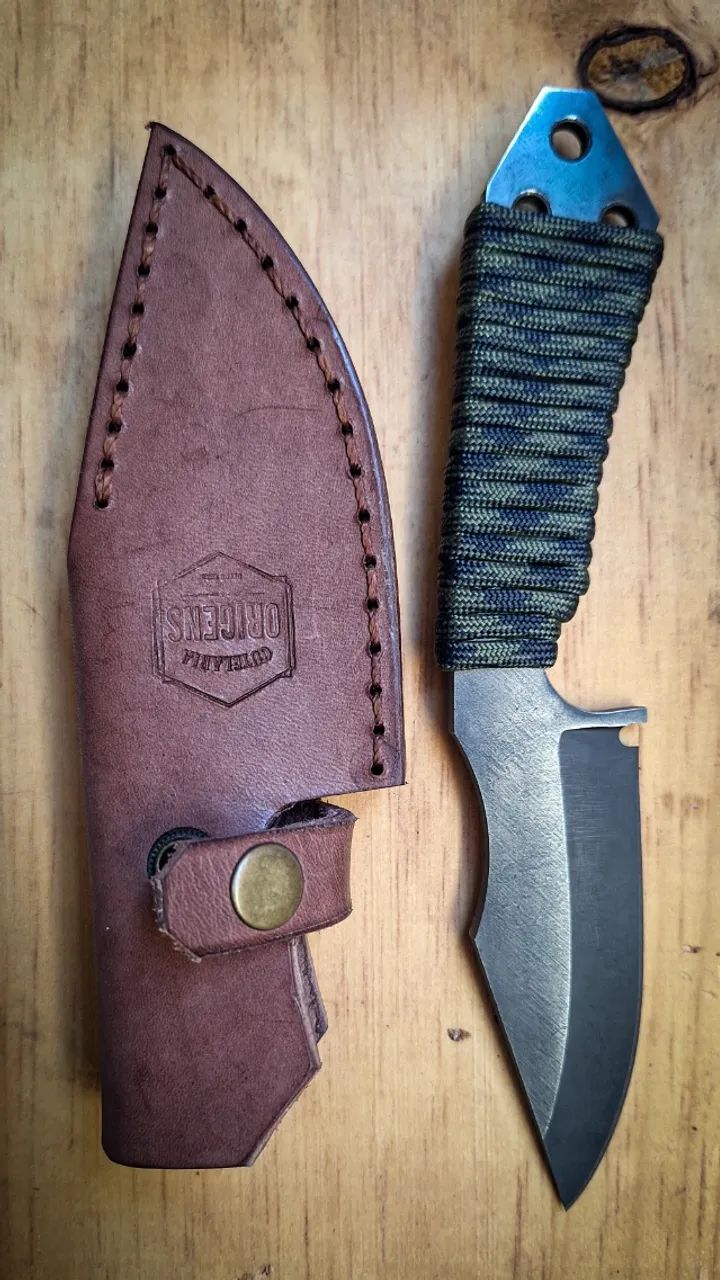 Faca de cutelaria com bainha de couro!