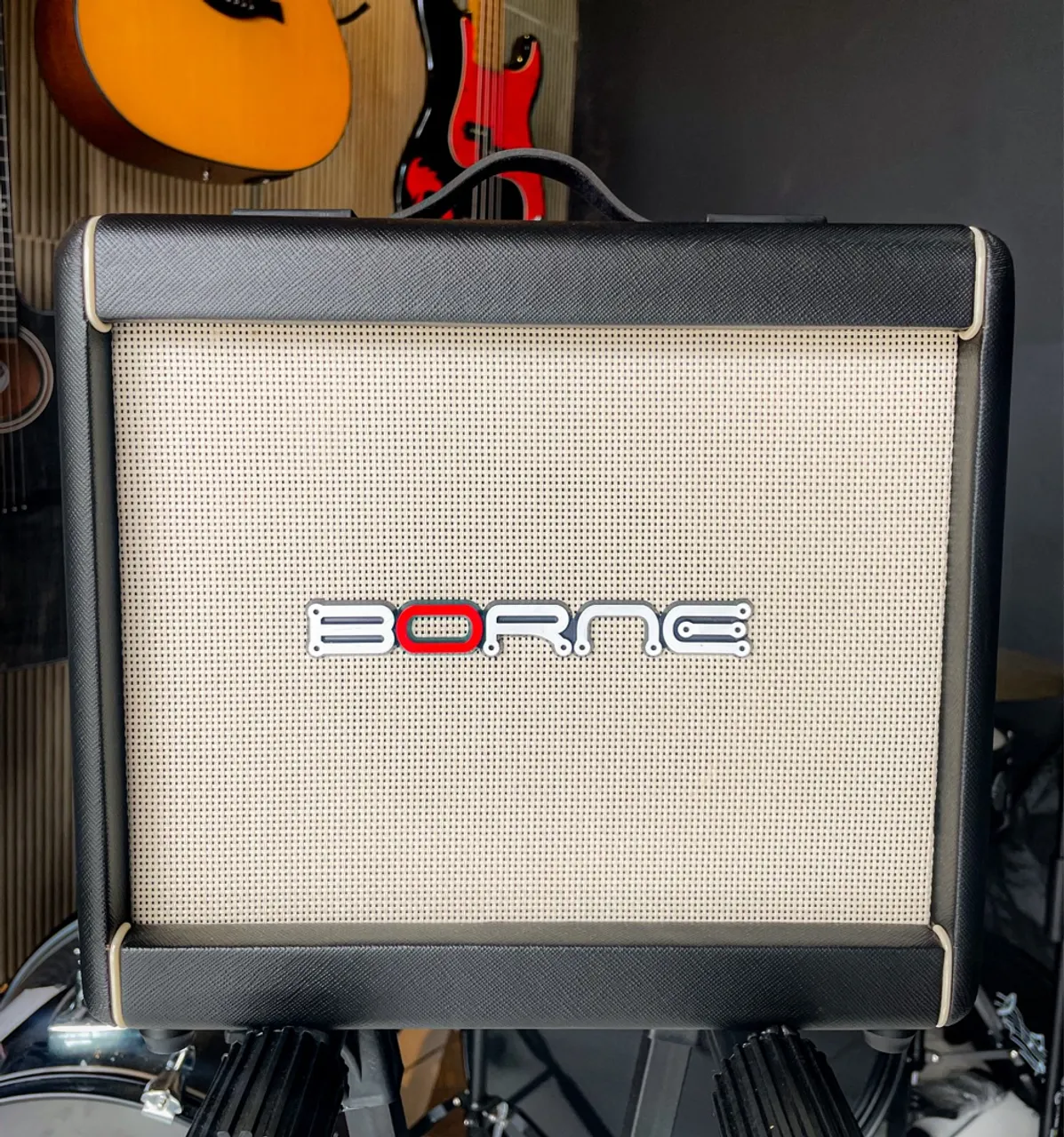 Amplificador para guitarra Borne F60