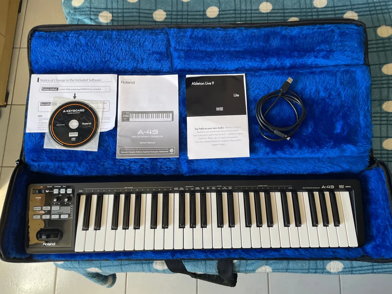 Teclado Controlador Midi Roland A49 BK - seminovo