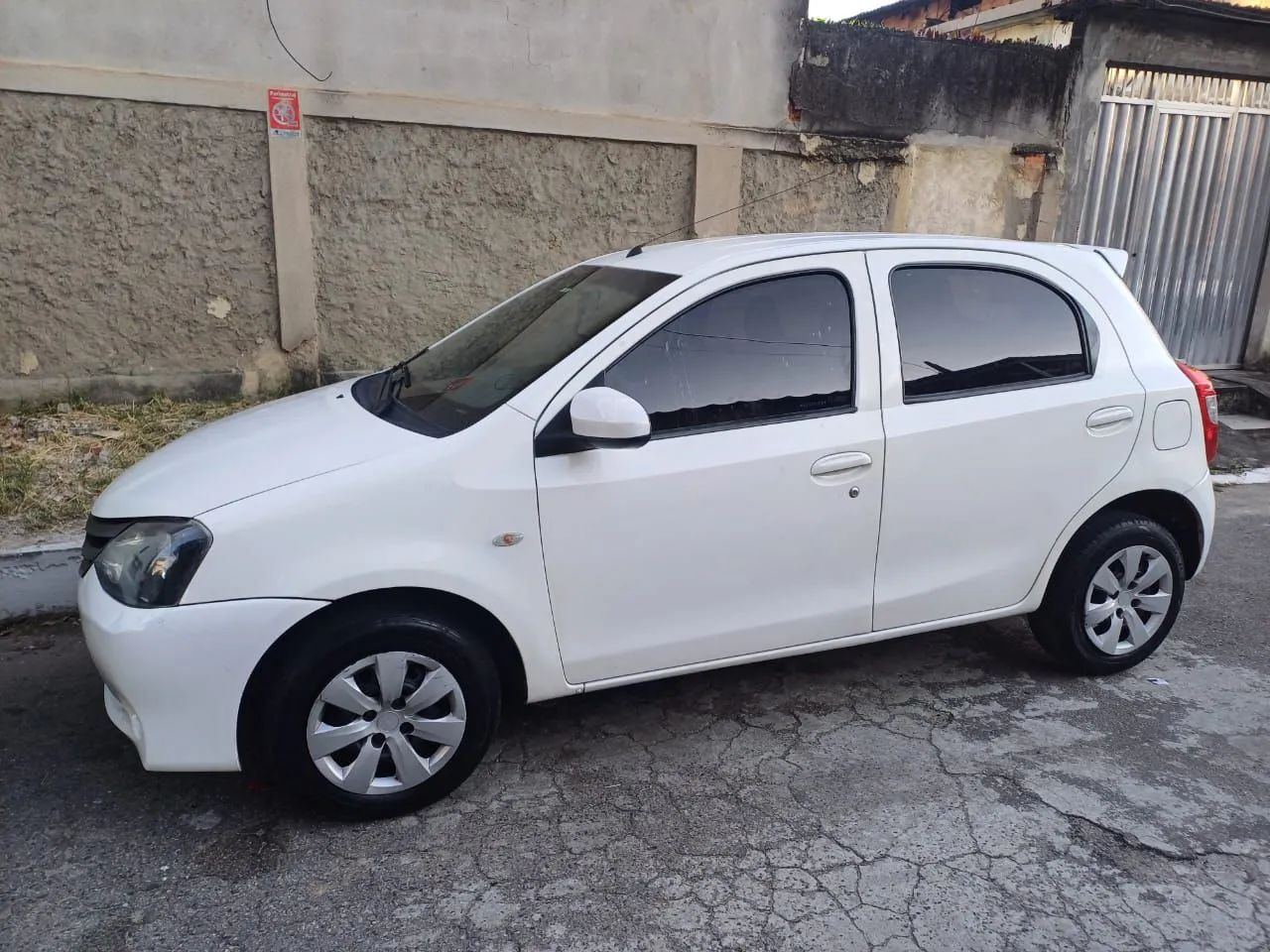 Alugo etios 14 hatch para aplicativo uber 99