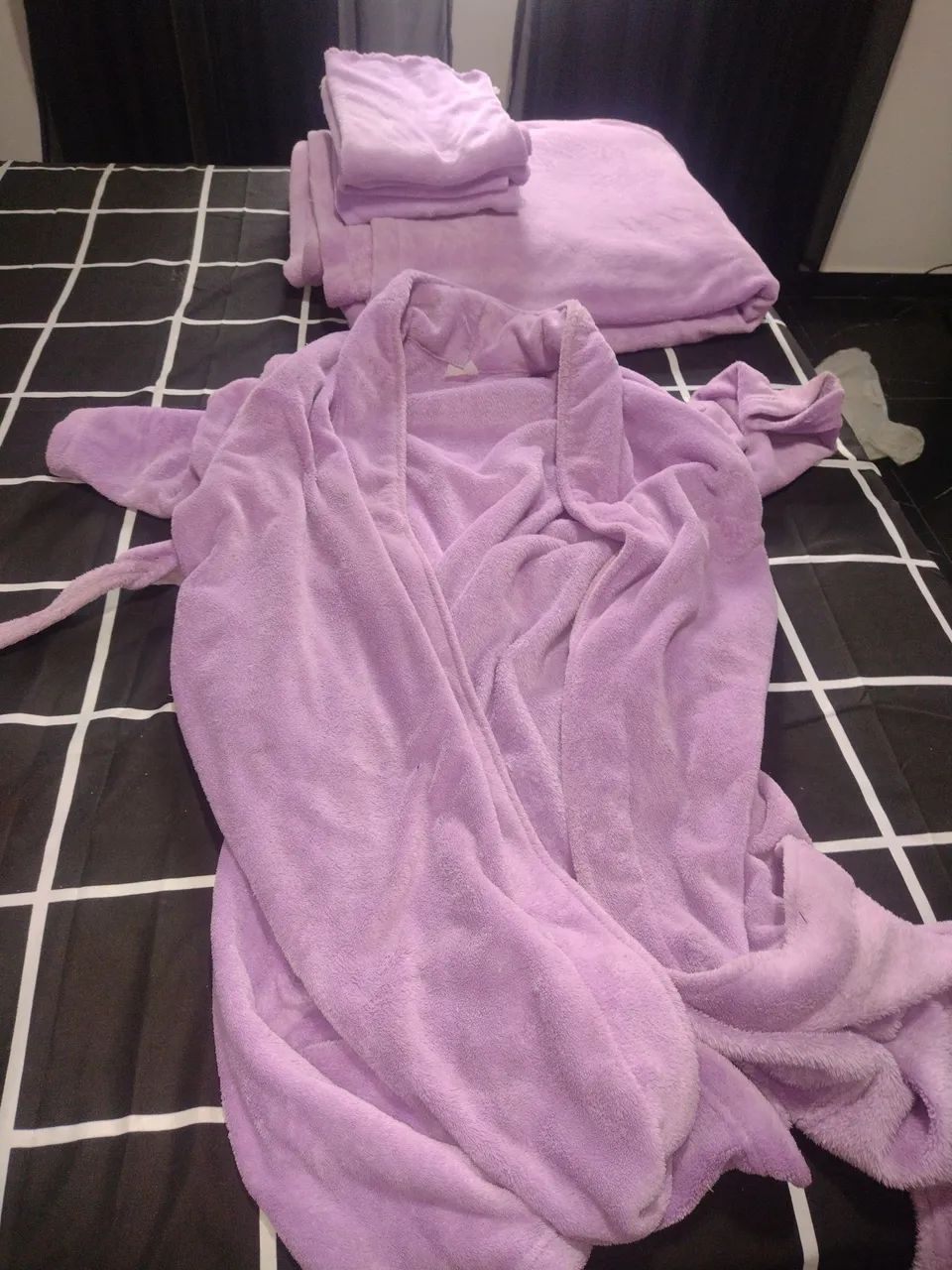 Kit Cama King - Roupao G + 3 fronhas + 1 cobertor - Foto 3