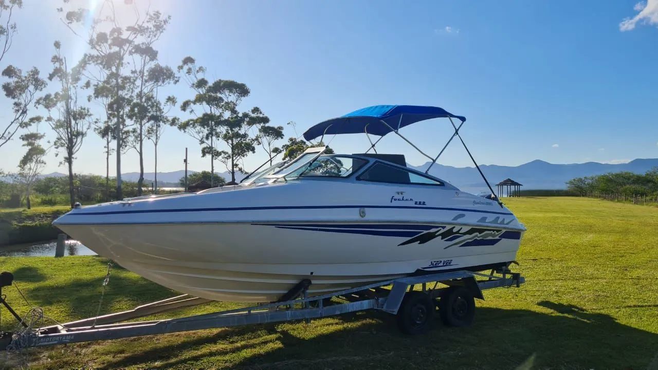 Lancha focker 222 ano 2006 motor 200hp 2t - Foto 4
