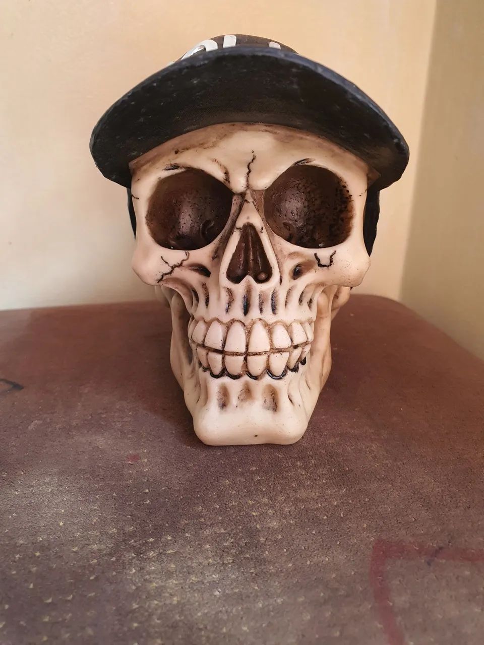 CAVEIRA DA POLICIA EM RESINA - Foto 4