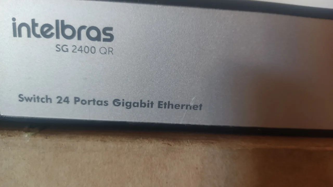 Switch Intelbras SG 2400 QR 24 Portas Gigabit Ethernet