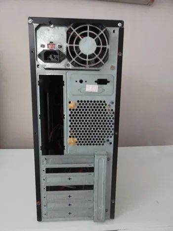 Gabinete de PC (Torre) - Com Drive de CD/DVD e Leitor de Cartão64294906613377121