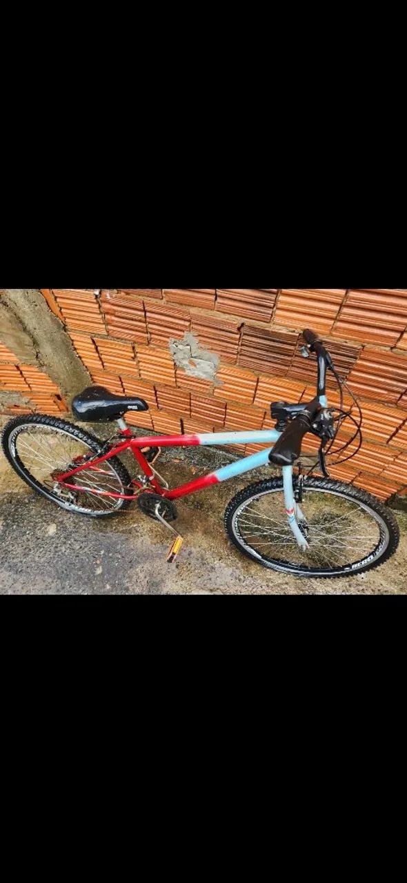 Bicicleta vermelha e cinza aro 26 - Foto 3
