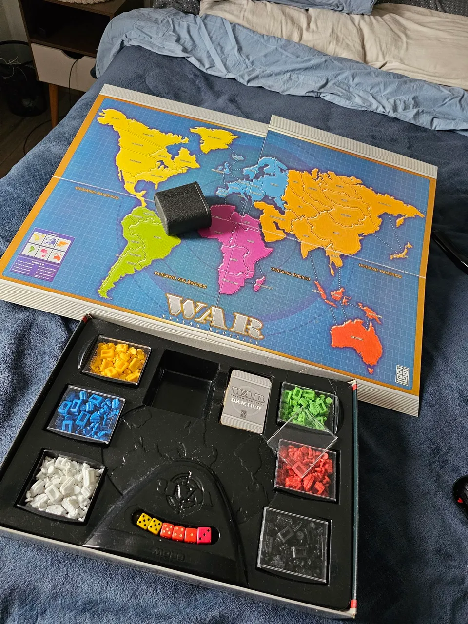 Jogo de Tabuleiro WAR edição limitada.