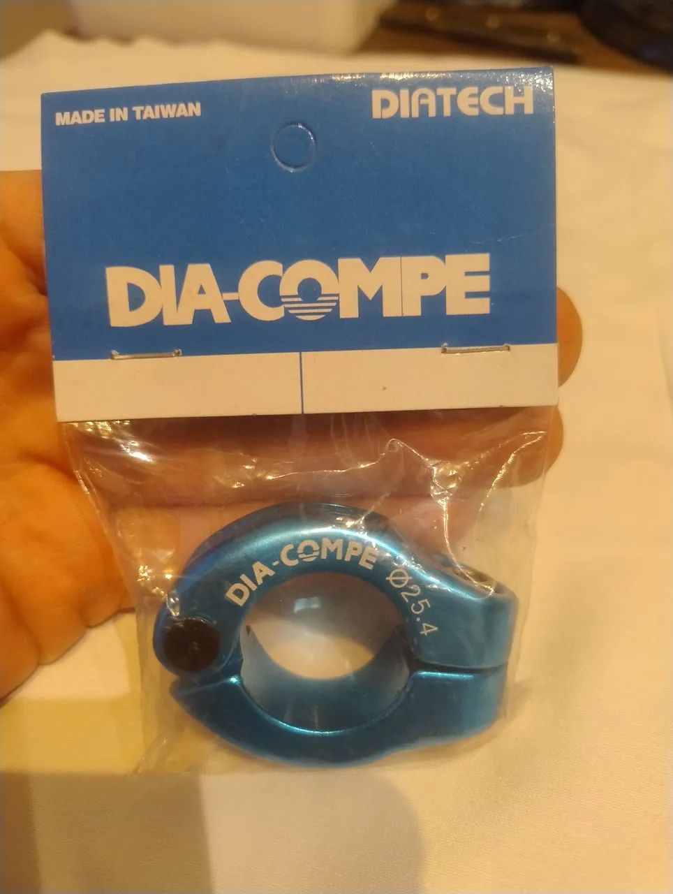 Abraçadeira de Selim Dia-Compe Caloi Cross extra light 25.4mm - Azul