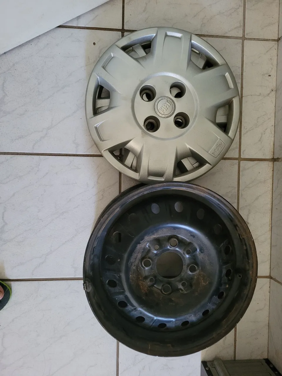 Calota e Roda Fiat