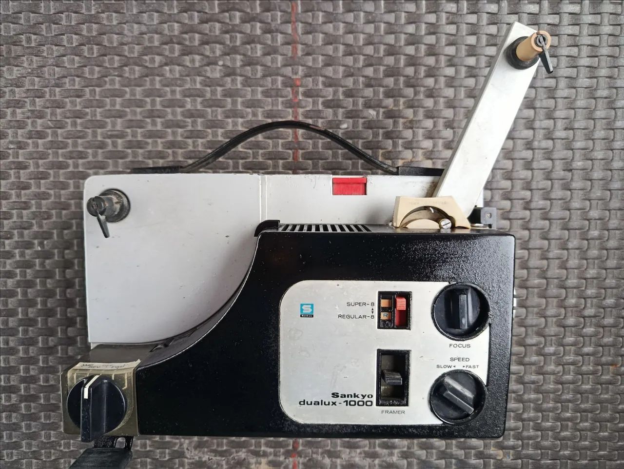 Projetor Sankyo dualux-1000