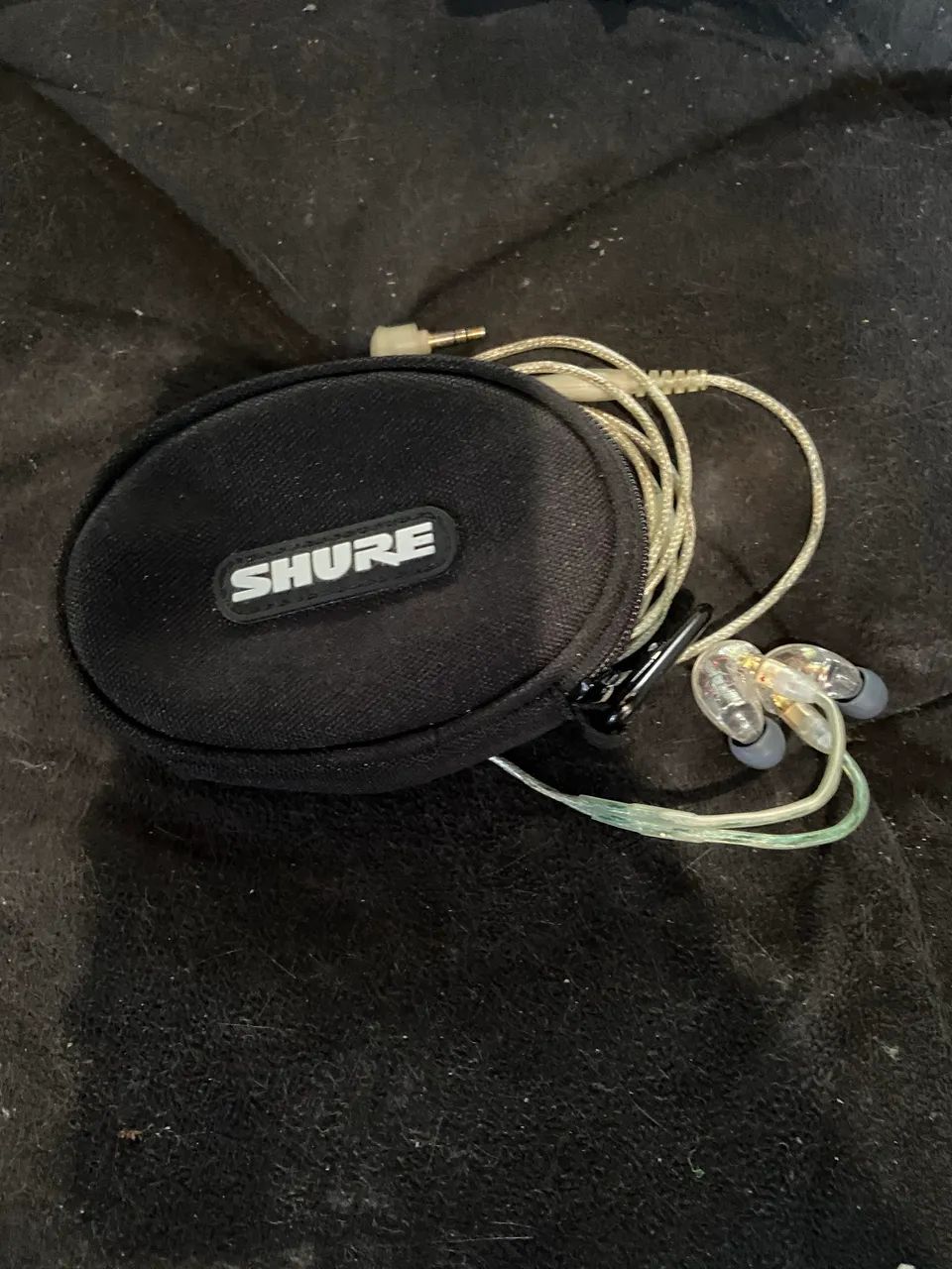Shure SE215 in ear 